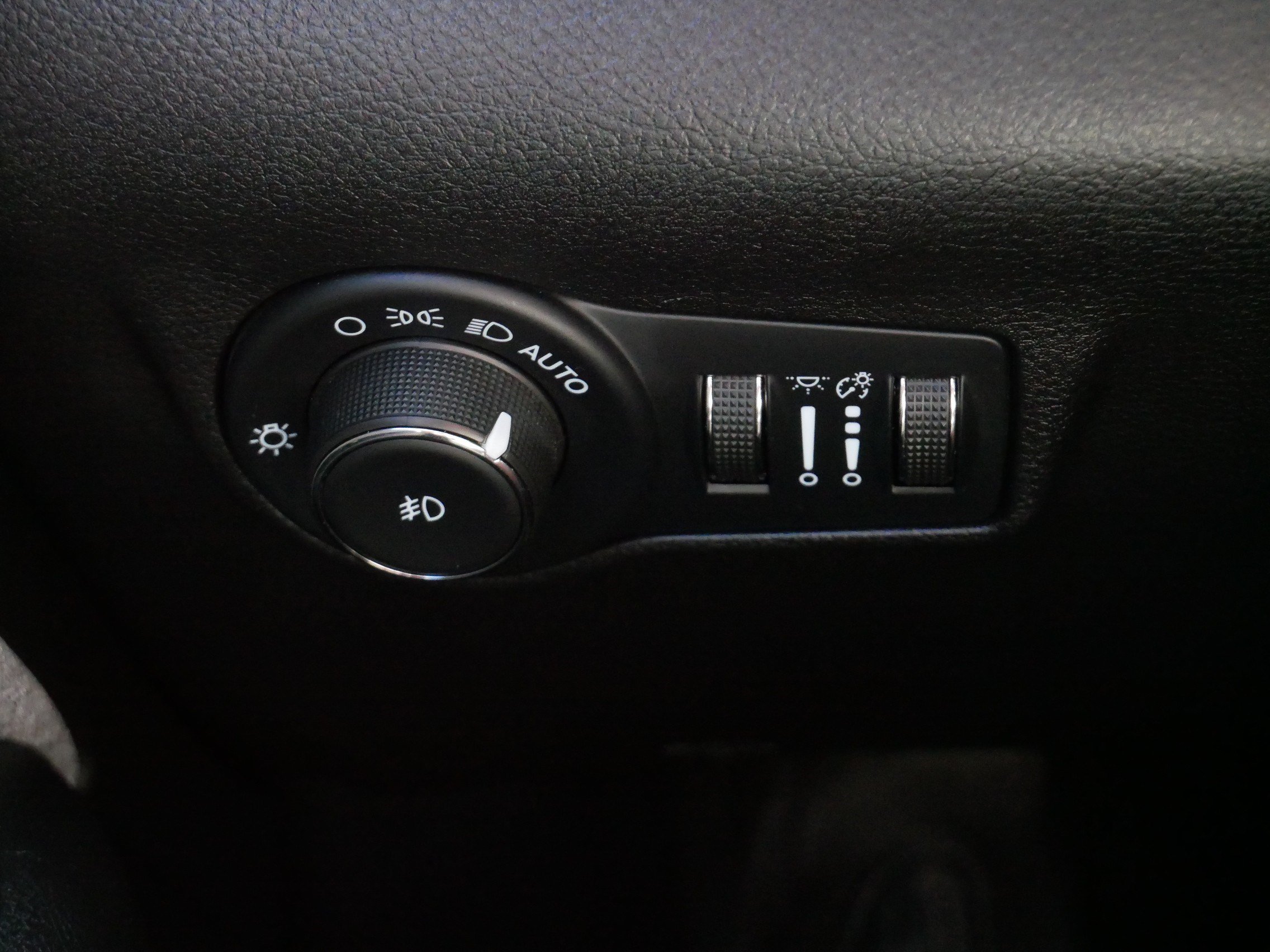 Used 2022 Jeep Compass Latitude AWD/4WD image 27