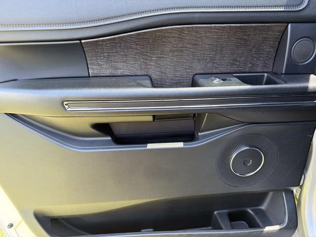 Used 2019 Ford Expedition Max Limited RWD image 18