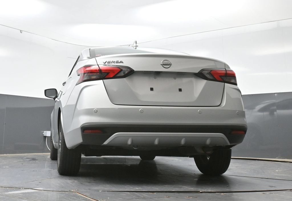 Used 2025 Nissan Versa SV FWD image 30