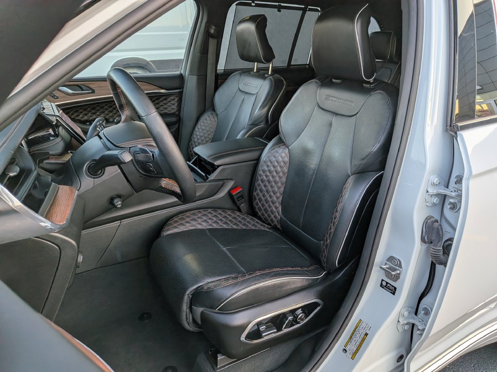 Used 2024 Jeep Grand Cherokee Summit w/ Adv Protech Group IV AWD/4WD image 12