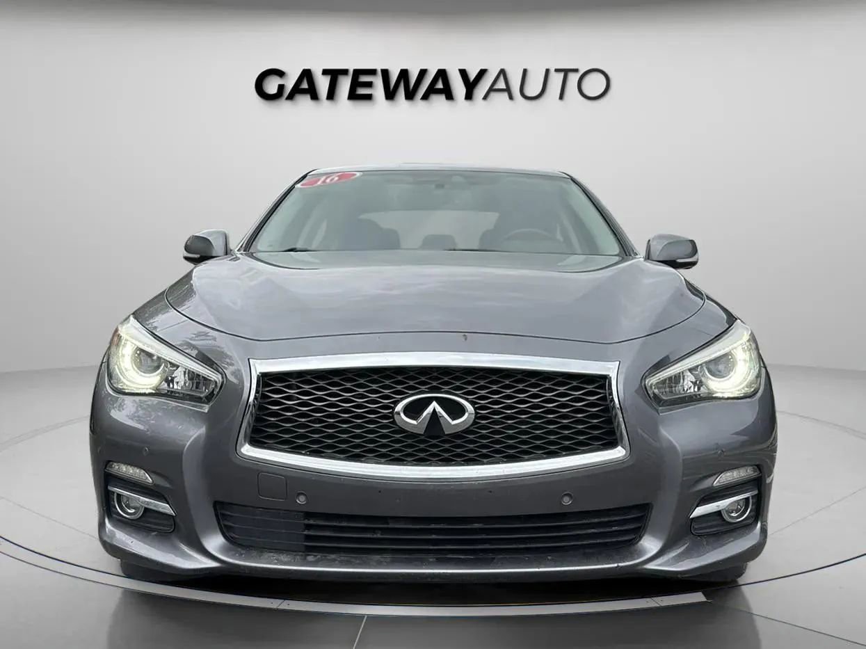 Used 2016 INFINITI Q50 3.0t Premium w/ Driver Assistance Package image 2