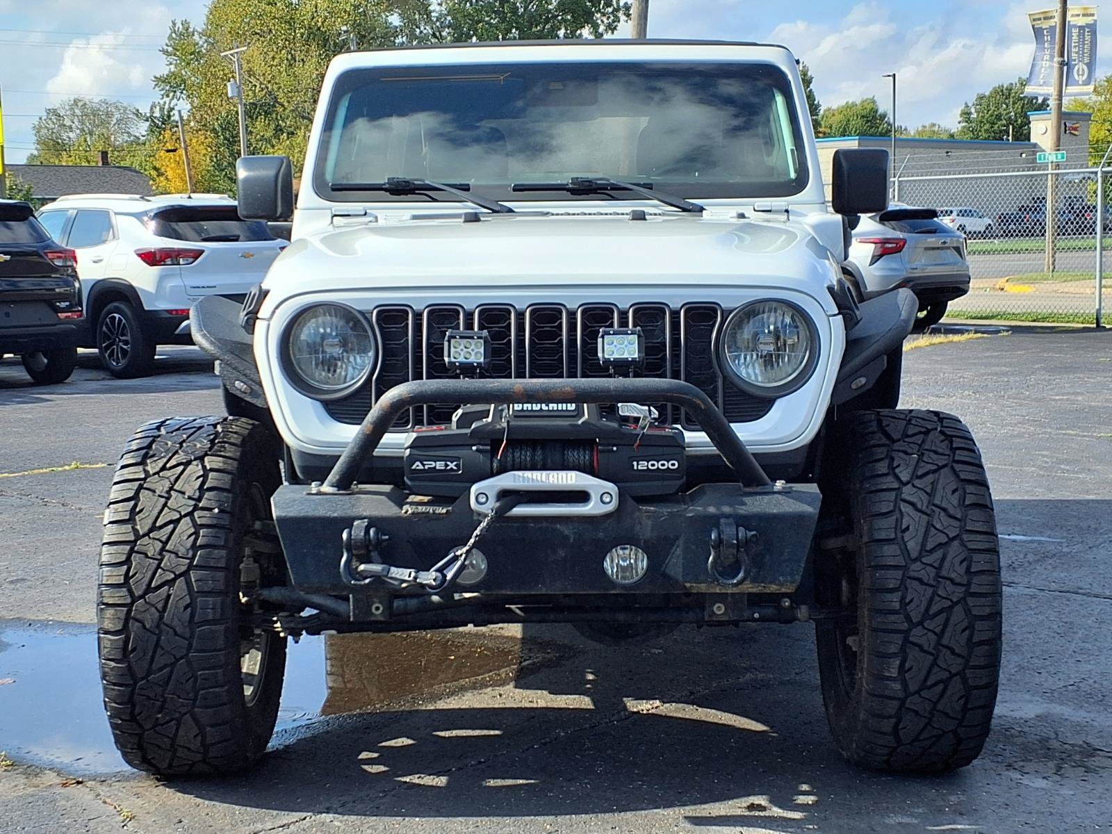 Used 2024 Jeep Wrangler Unlimited w/ Convenience Group AWD/4WD image 2