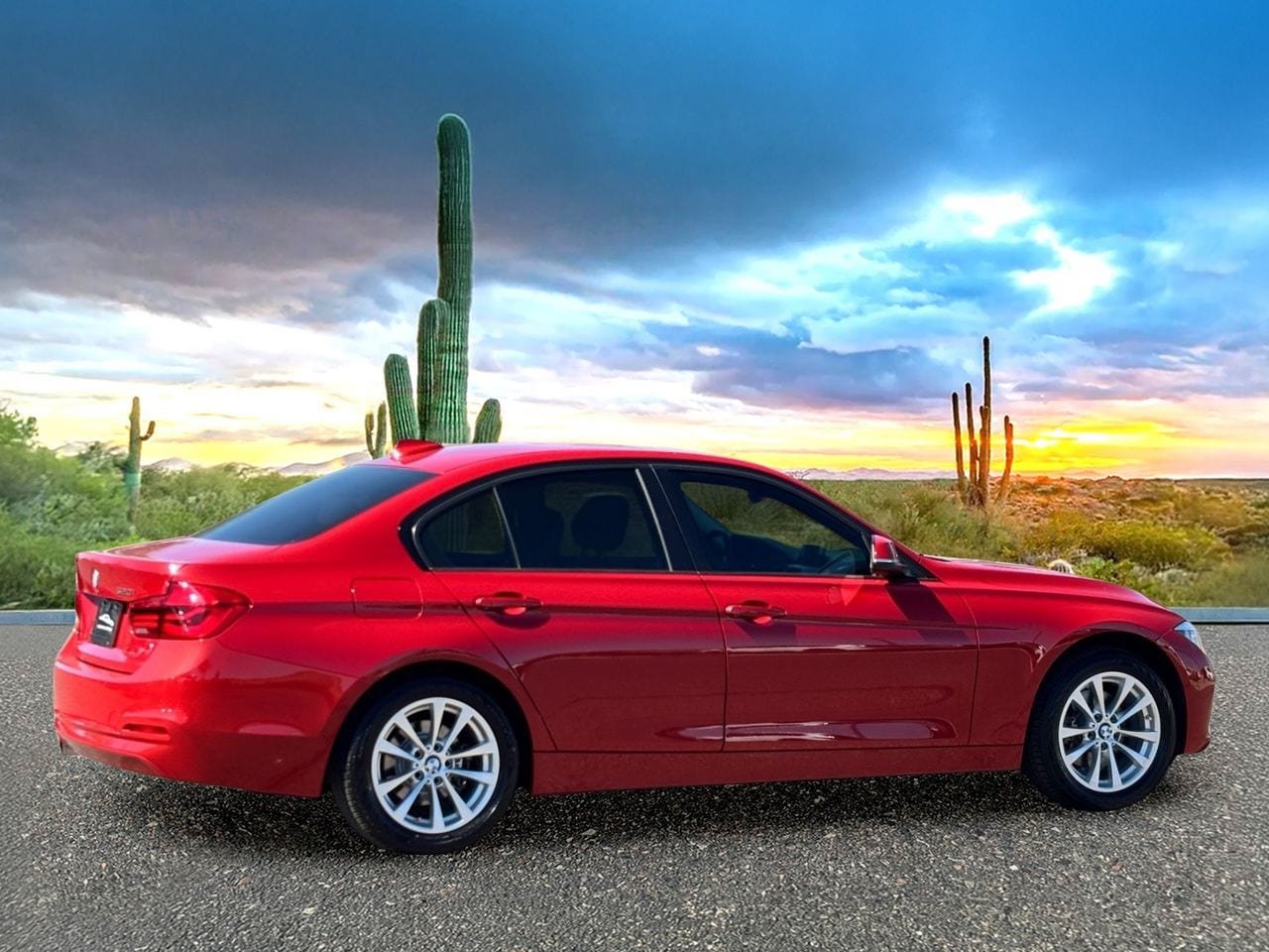 Used 2017 BMW 320i Sedan RWD image 5