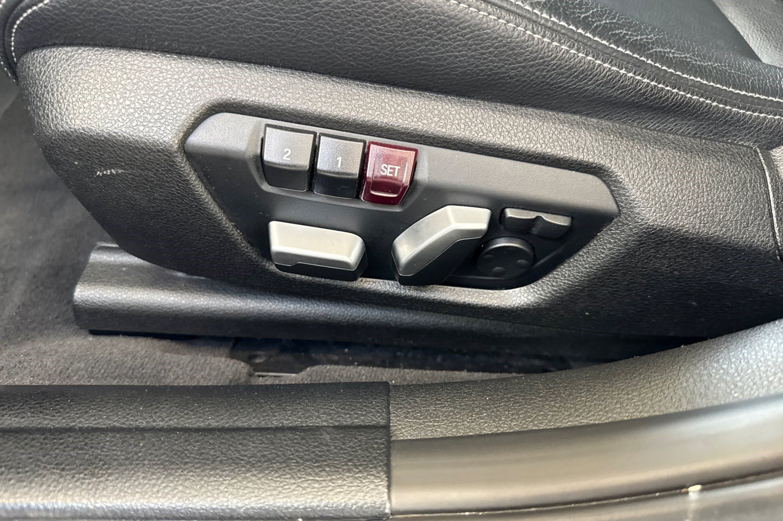 Used 2017 BMW 330e RWD image 14