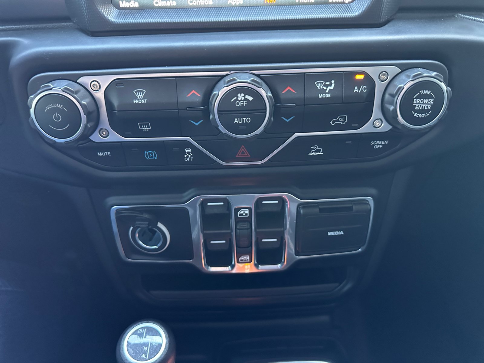 Used 2023 Jeep Wrangler Unlimited w/ 8.4" Radio Group AWD/4WD image 23