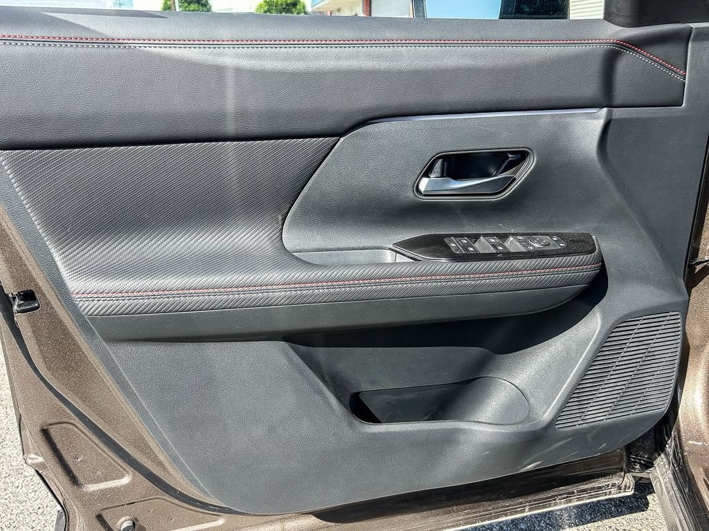 New 2026 Nissan Kicks SR FWD image 27