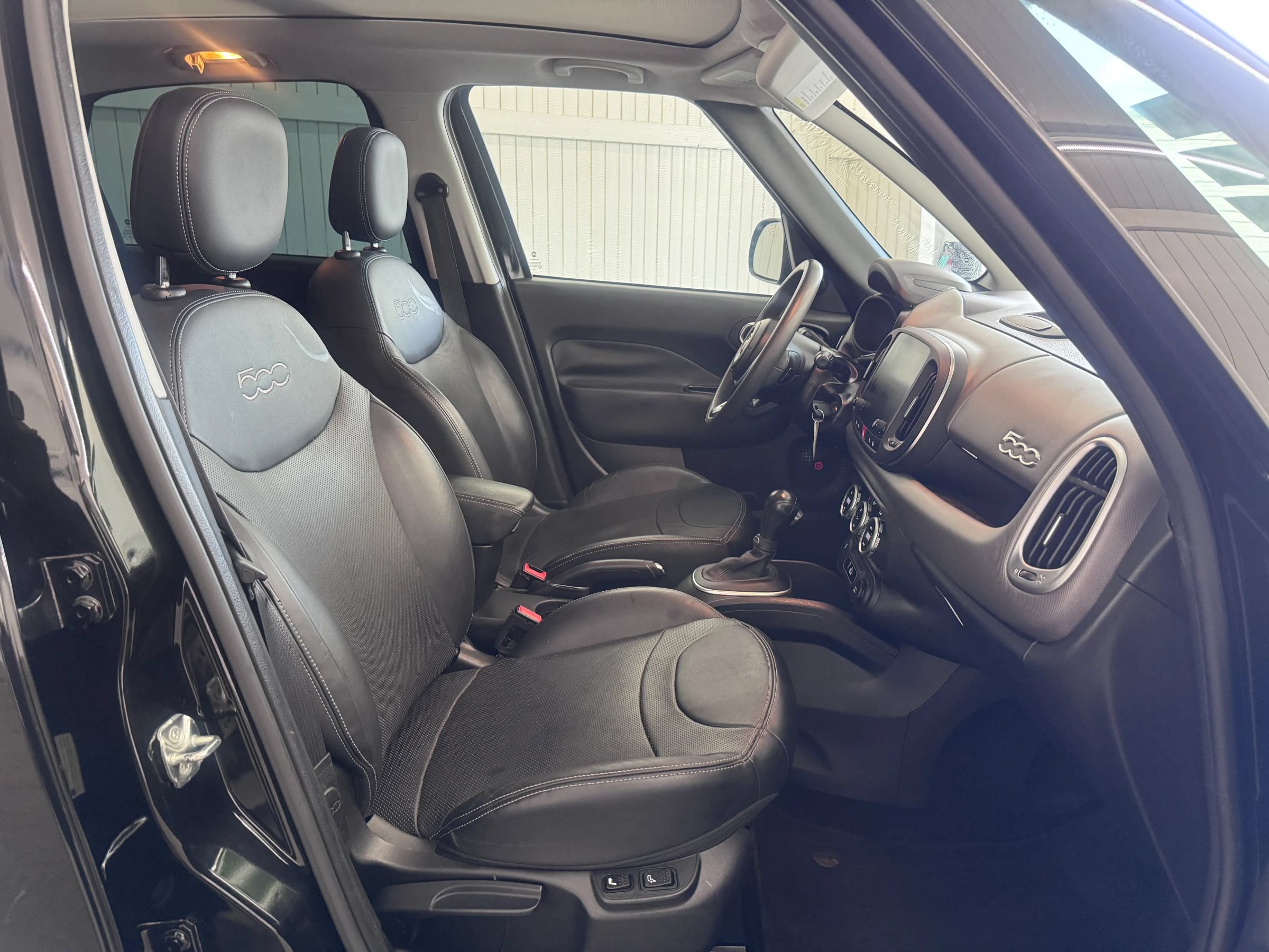 Used 2019 FIAT 500L Lounge w/ Graphite Edition FWD image 10