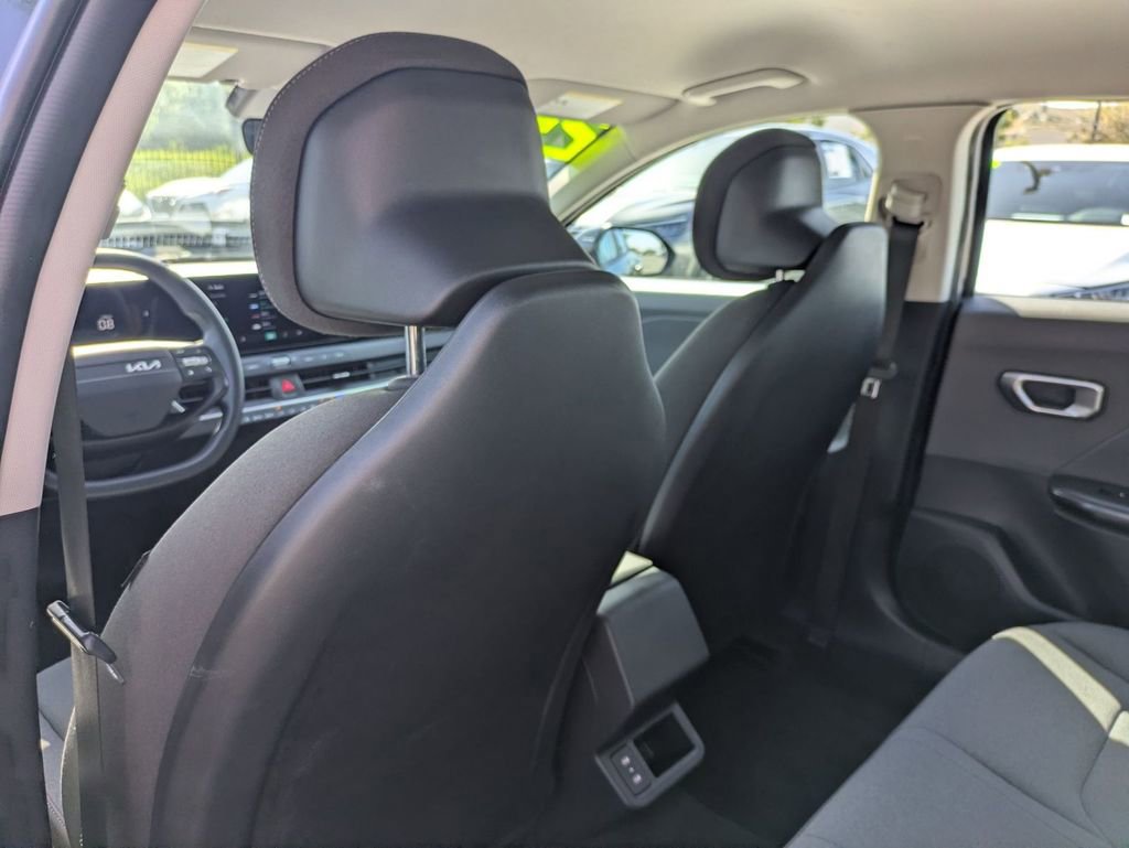 Used 2025 Kia K4 FWD image 26