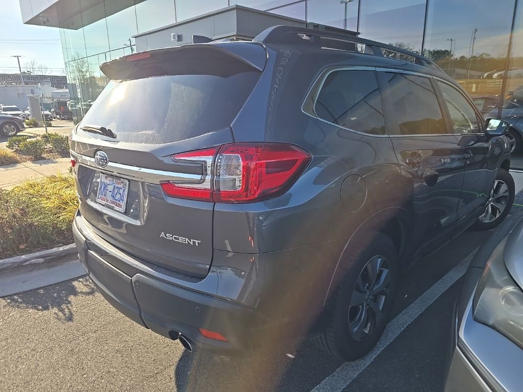 Used 2024 Subaru Ascent Premium w/ Convenience Package image 3