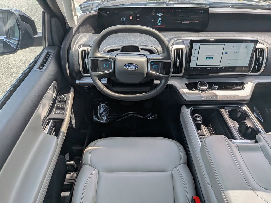 Used 2025 Ford Expedition Active image 17