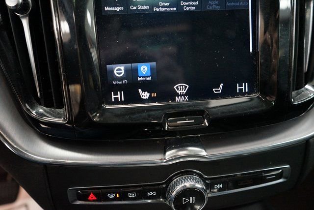 Used 2020 Volvo XC60 T5 Momentum image 38