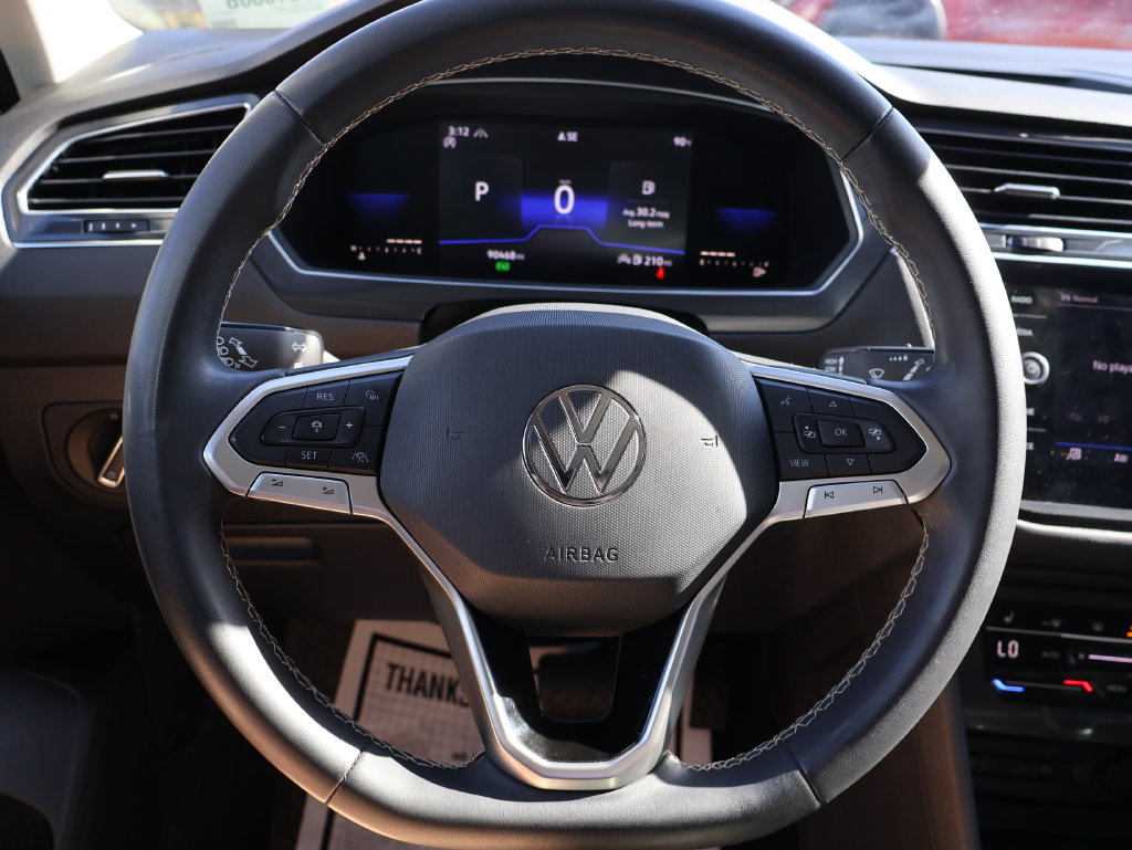 Used 2023 Volkswagen Tiguan SE AWD/4WD image 28