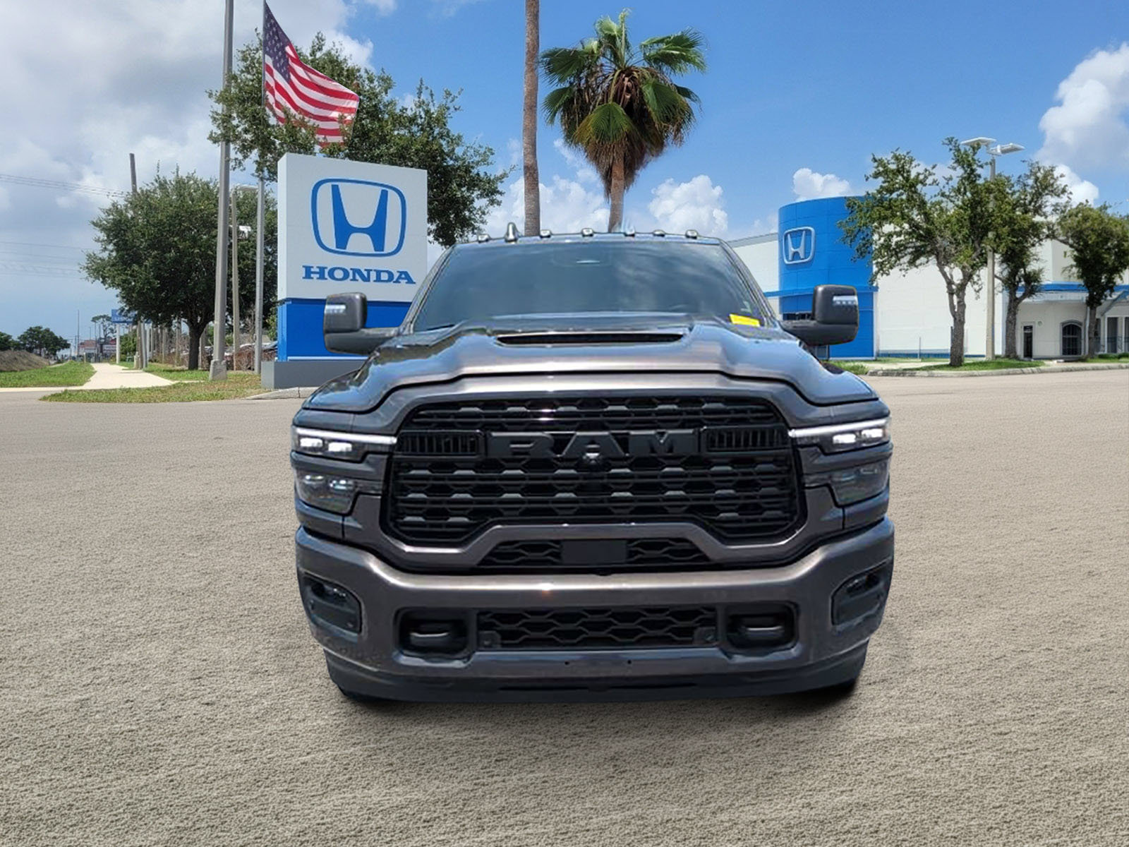 Used 2025 RAM 3500 Limited AWD/4WD image 4