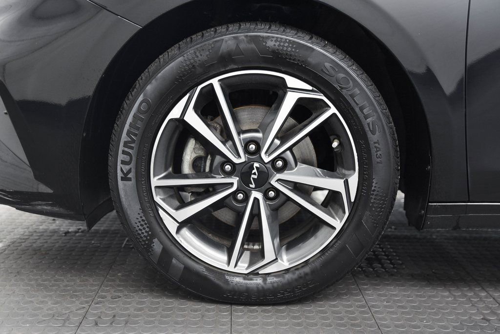 Used 2023 Kia Forte LXS image 10