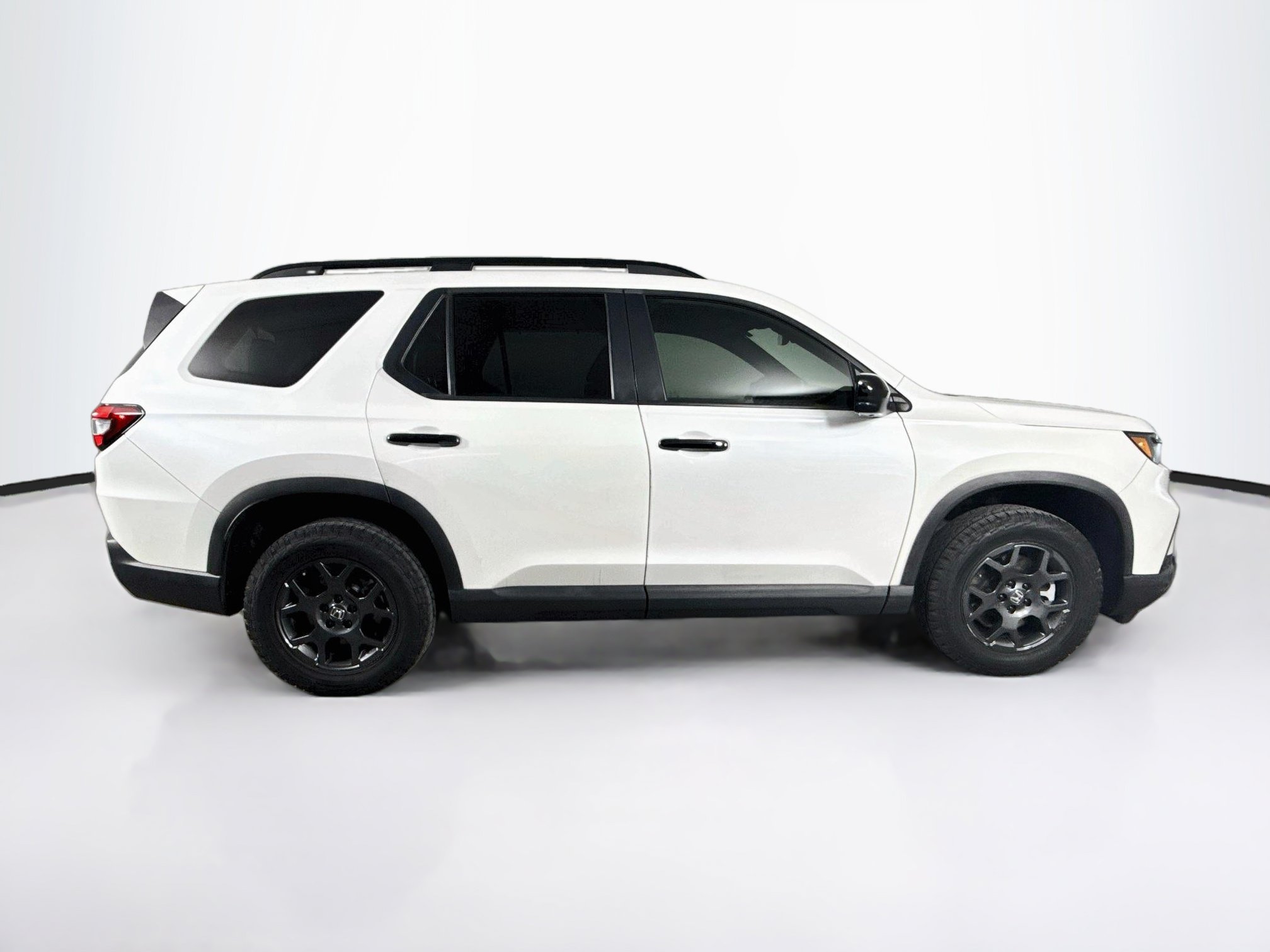 Certified 2025 Honda Pilot TrailSport image 2