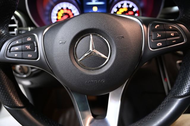 Used 2018 Mercedes-Benz GLC 300 4MATIC image 35