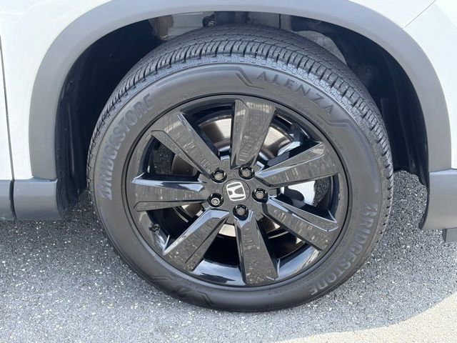 Certified 2025 Honda Pilot Black Edition image 11