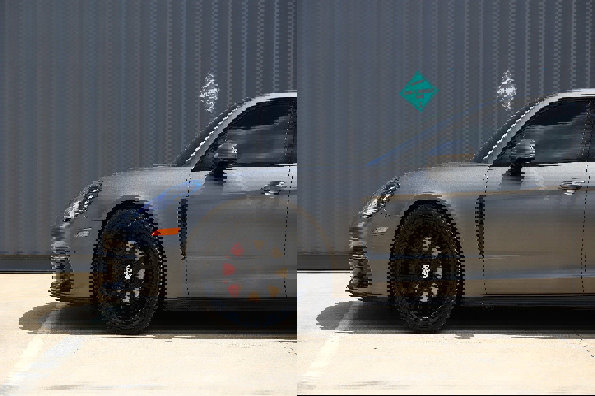 Used 2018 Porsche Panamera 4 image 30