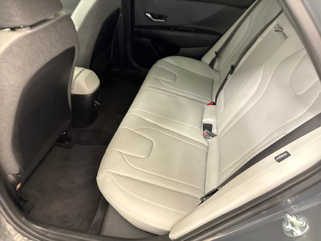 Used 2026 Hyundai Elantra Limited FWD image 17