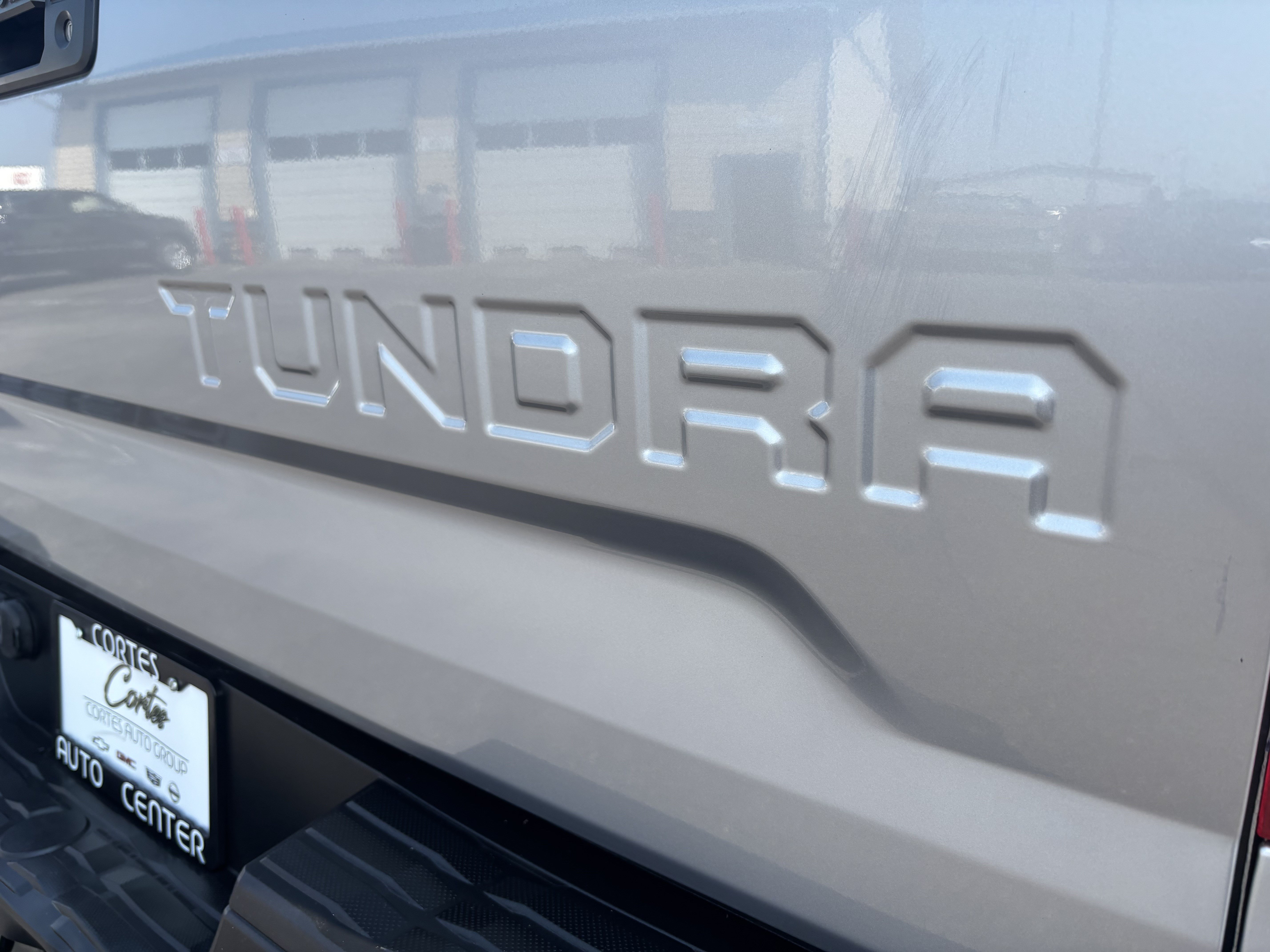 Used 2020 Toyota Tundra Limited w/ Limited Premium Package AWD/4WD image 11