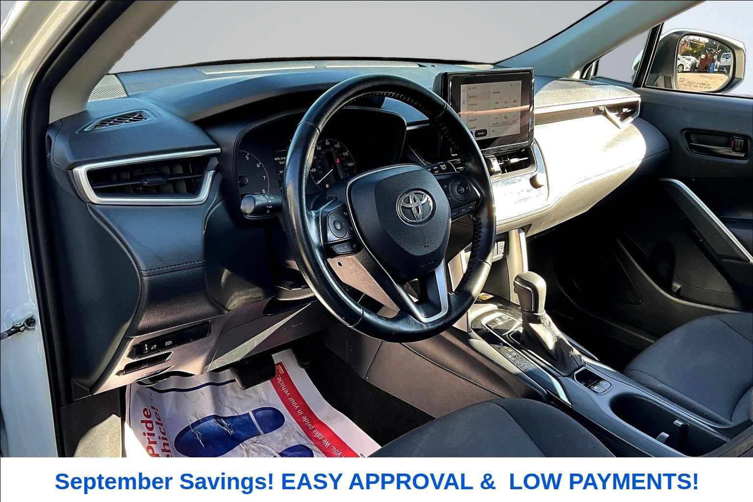 Used 2023 Toyota Corolla Cross LE AWD/4WD image 13