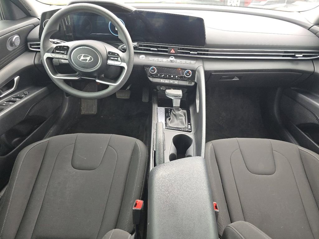 Used 2024 Hyundai Elantra SEL FWD image 21