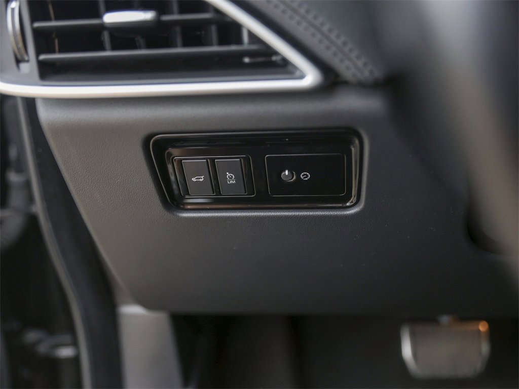 Used 2019 Jaguar F-PACE Prestige image 23