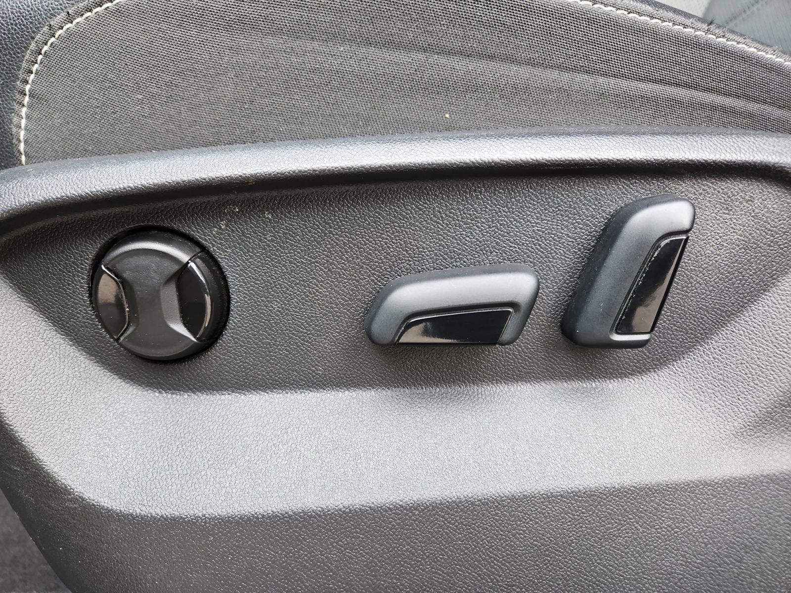 Used 2024 Volkswagen Atlas SE image 21