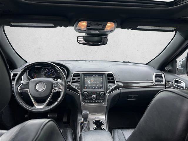 Used 2018 Jeep Grand Cherokee Overland AWD/4WD image 16