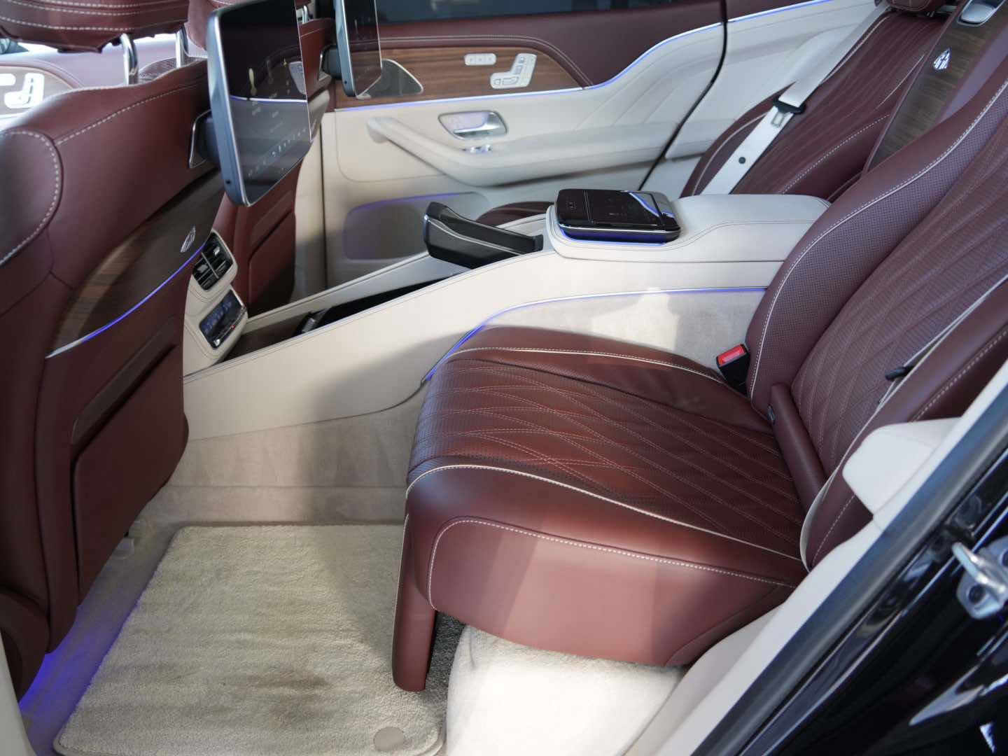 Used 2026 Mercedes-Benz Maybach GLS 600 Maybach GLS 600 4MATIC SUV AWD image 19