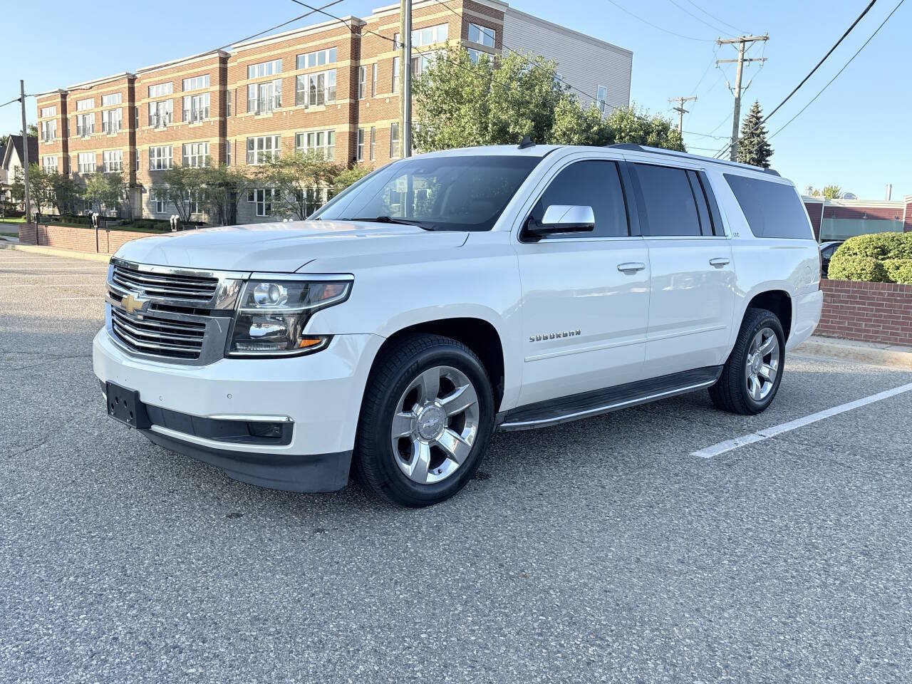 Used 2015 Chevrolet Suburban LTZ RWD image 1