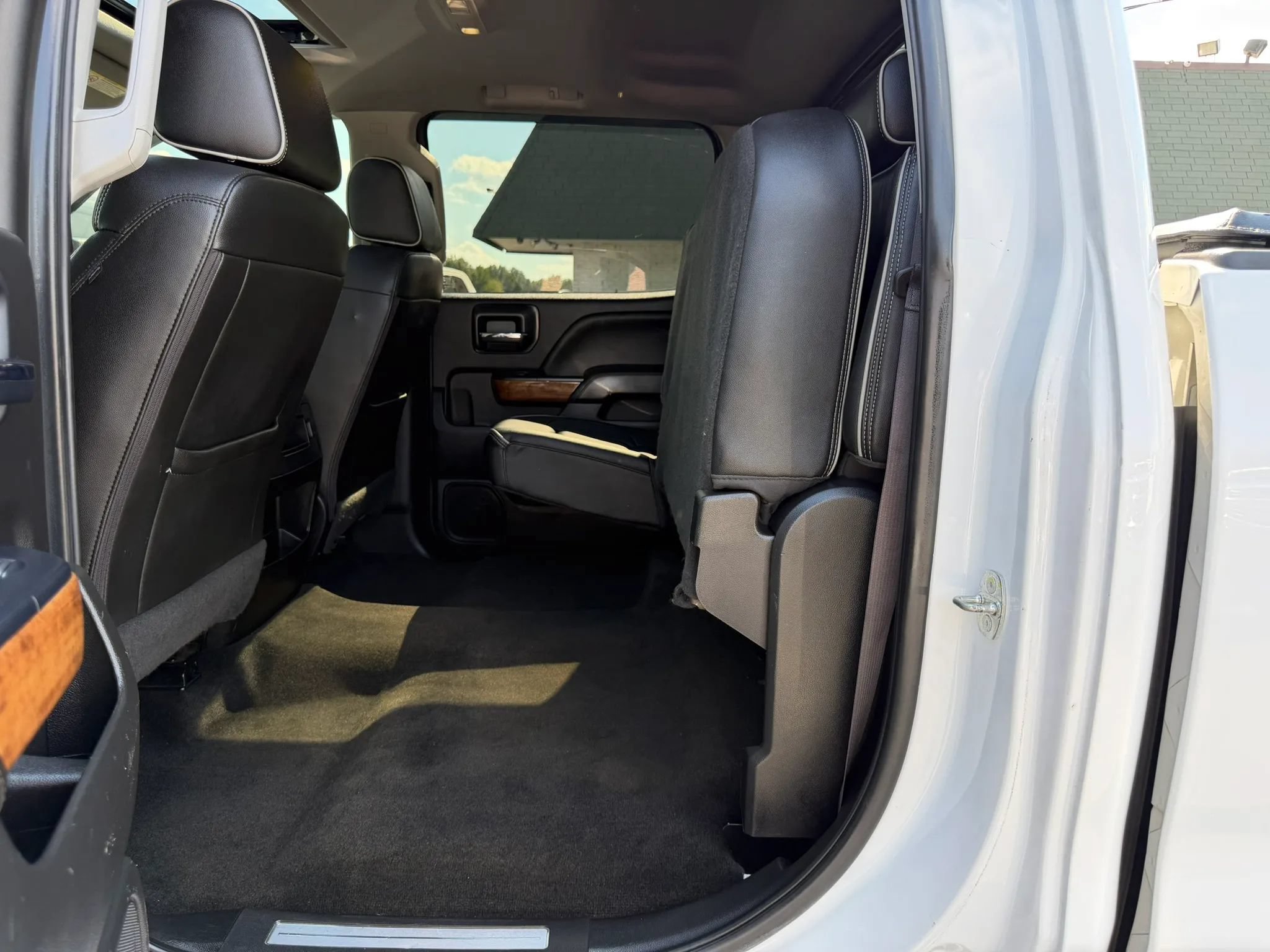 Used 2017 Chevrolet Silverado 2500 High Country w/ Duramax Plus Package AWD/4WD image 21