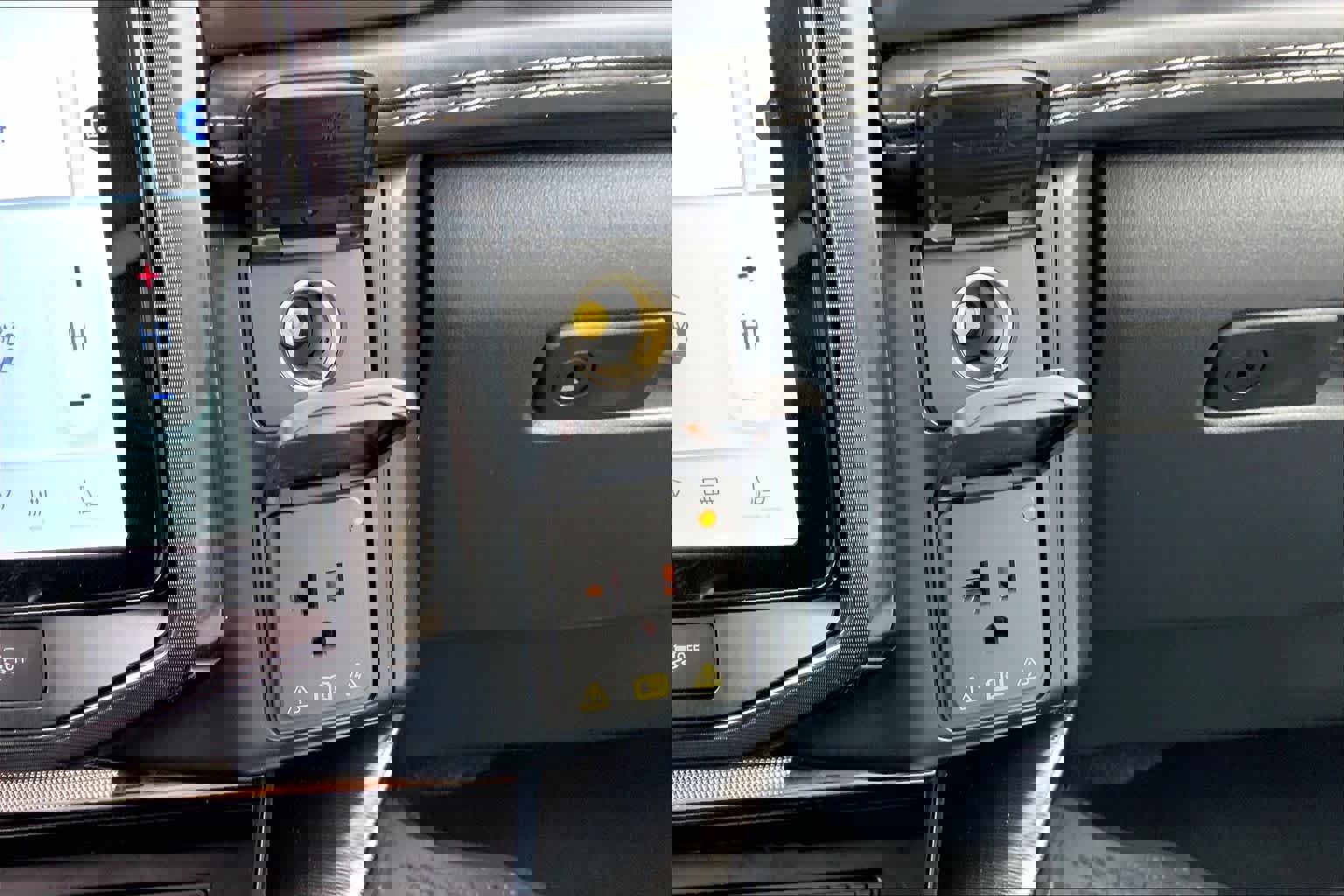 Certified 2025 Ford F150 Lightning Platinum image 33