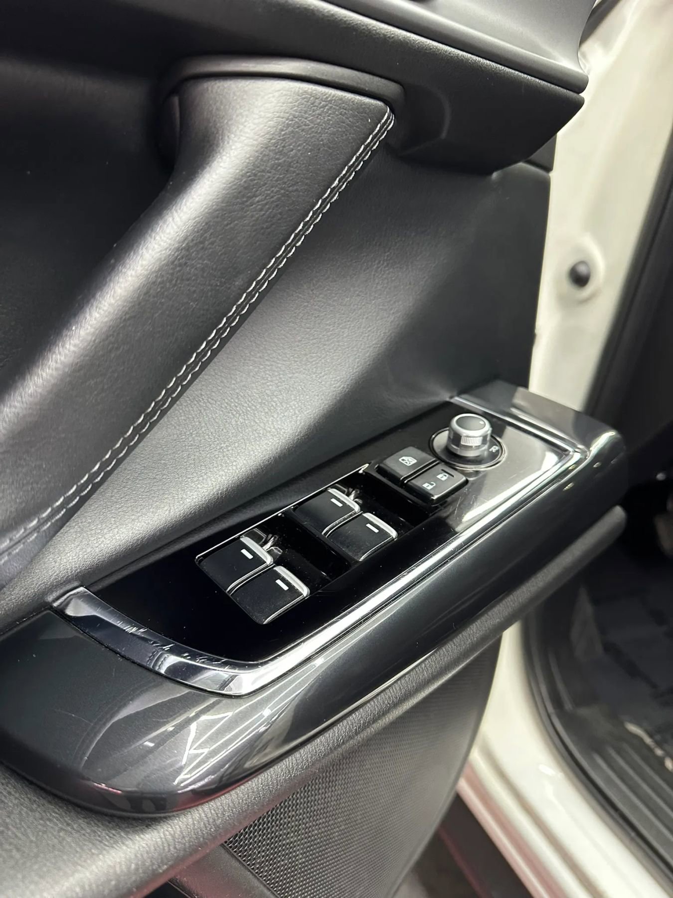 Used 2018 MAZDA CX-9 Touring FWD image 10