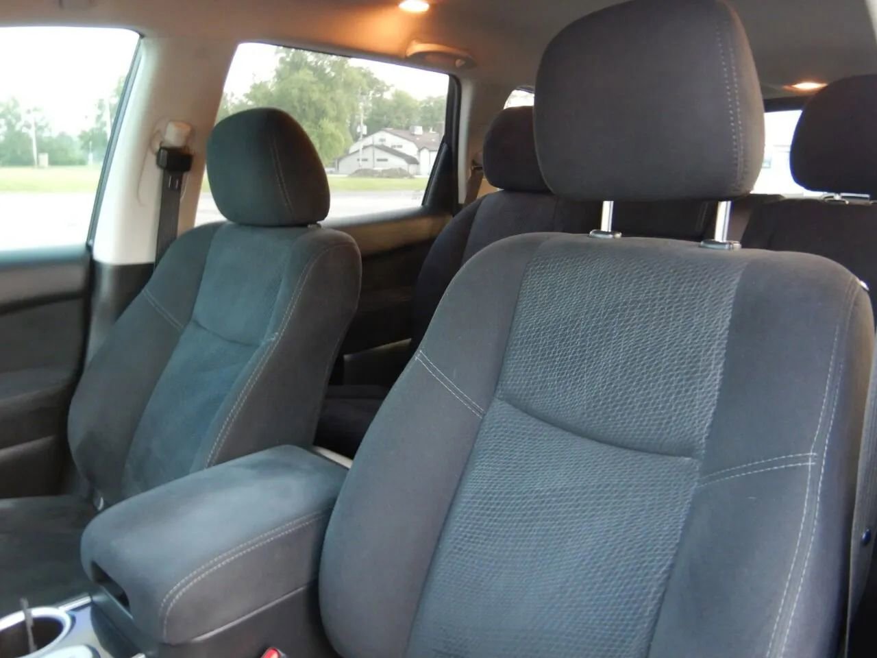 Used 2014 Nissan Pathfinder S image 29