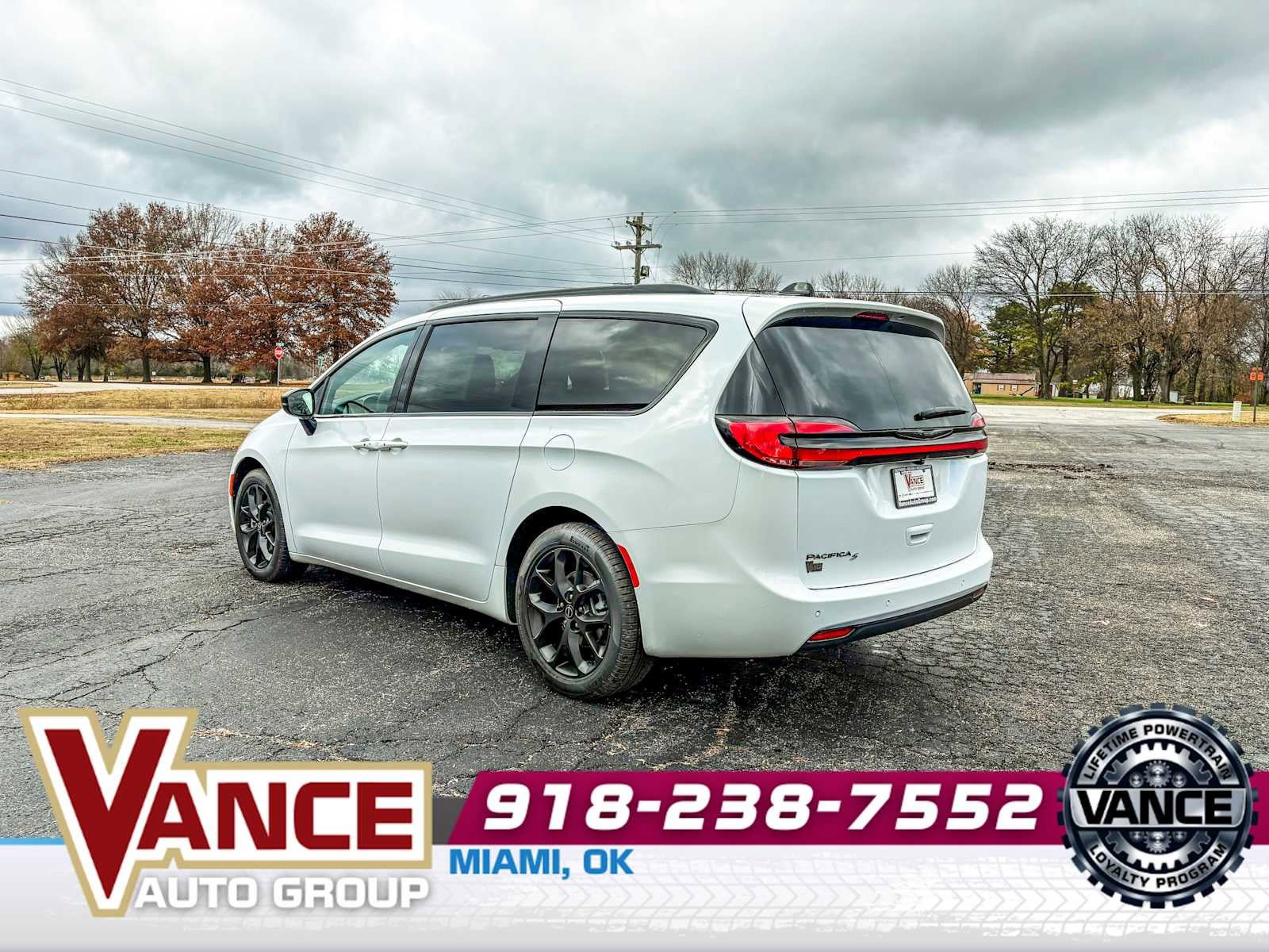 New 2026 Chrysler Pacifica Select w/ S Appearance Package FWD image 5