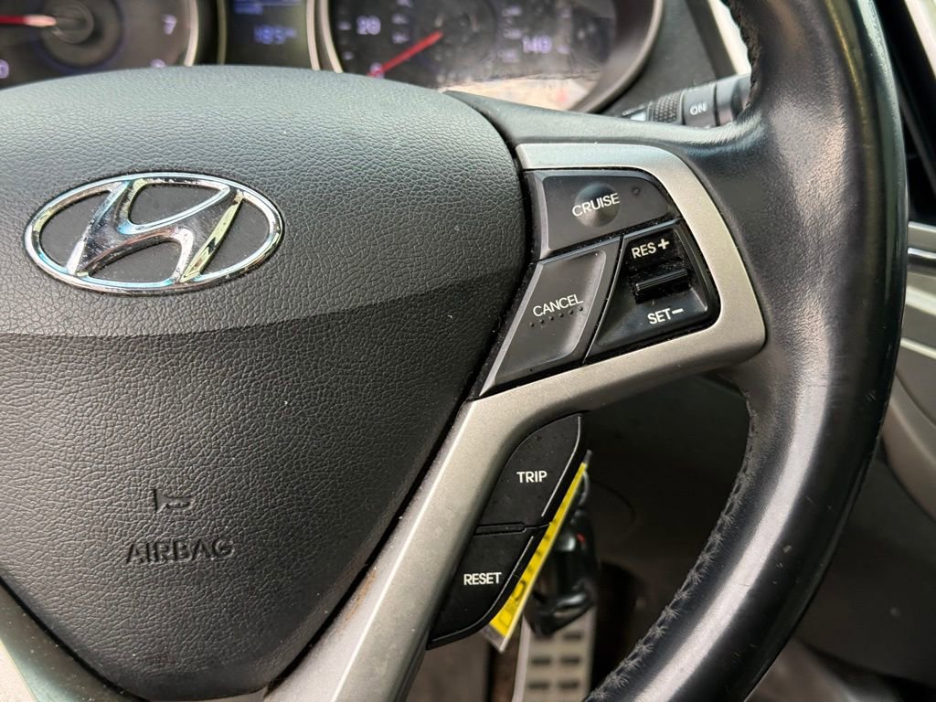 Used 2013 Hyundai Veloster w/ Style Pkg image 16