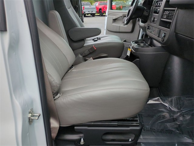 New 2025 GMC Savana 3500 w/ Power Convenience Package image 23