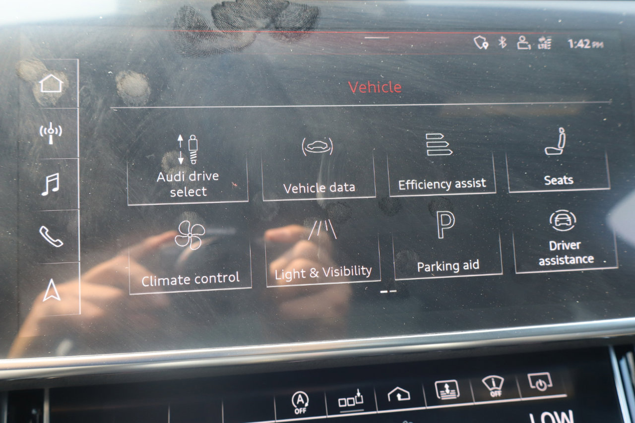 Used 2020 Audi A8 L 4.0T w/ Sport Plus Package image 19