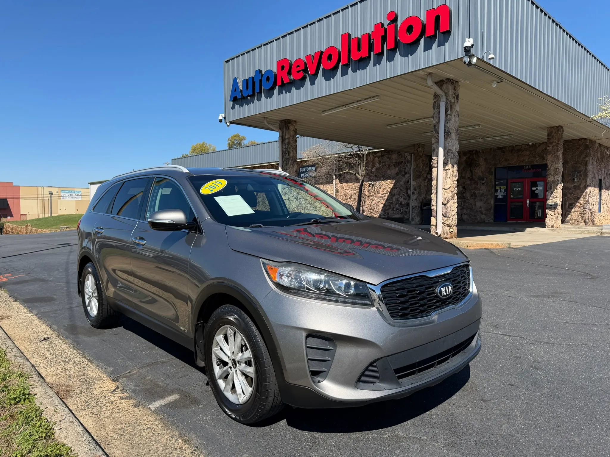 Used 2019 Kia Sorento LX w/ LX Convenience Package image 1