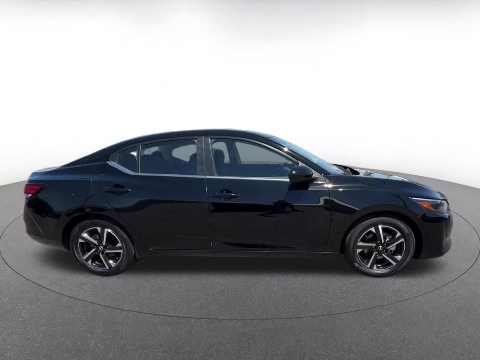 Used 2025 Nissan Sentra SV FWD image 16