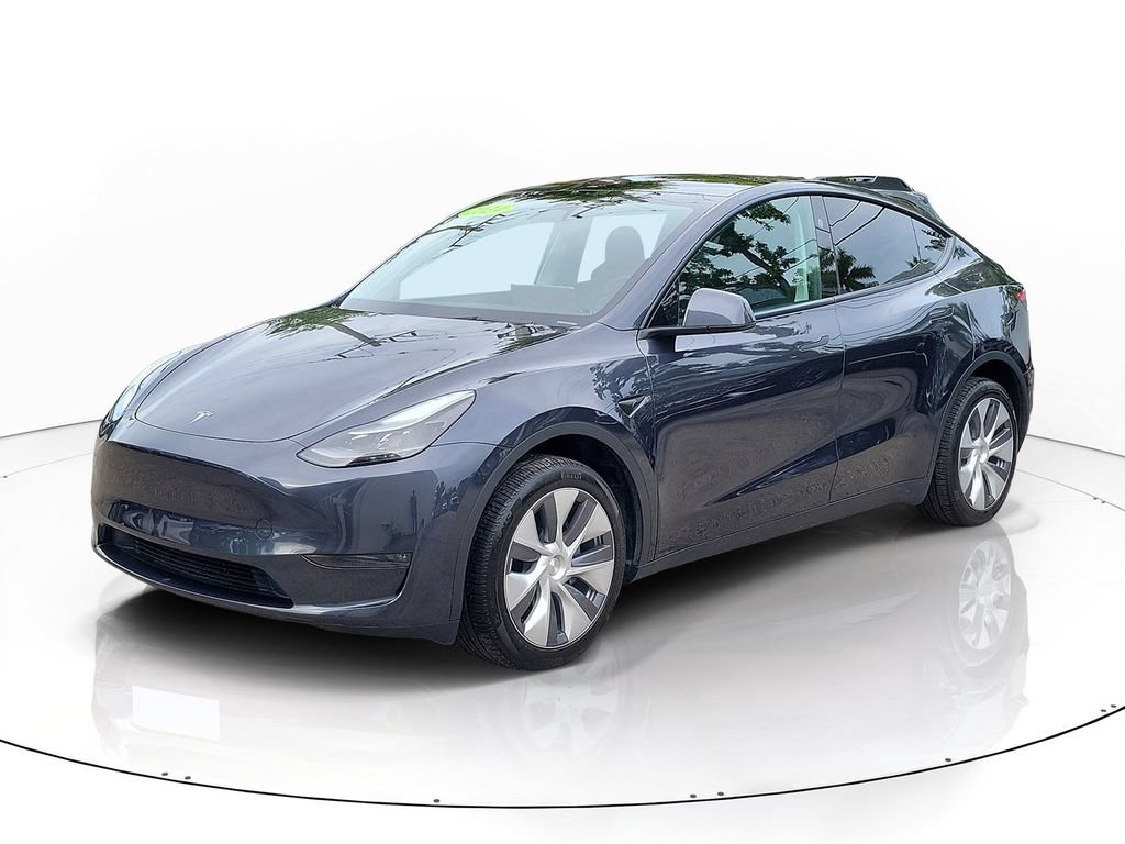 Used 2024 Tesla Model Y Long Range AWD/4WD image 3