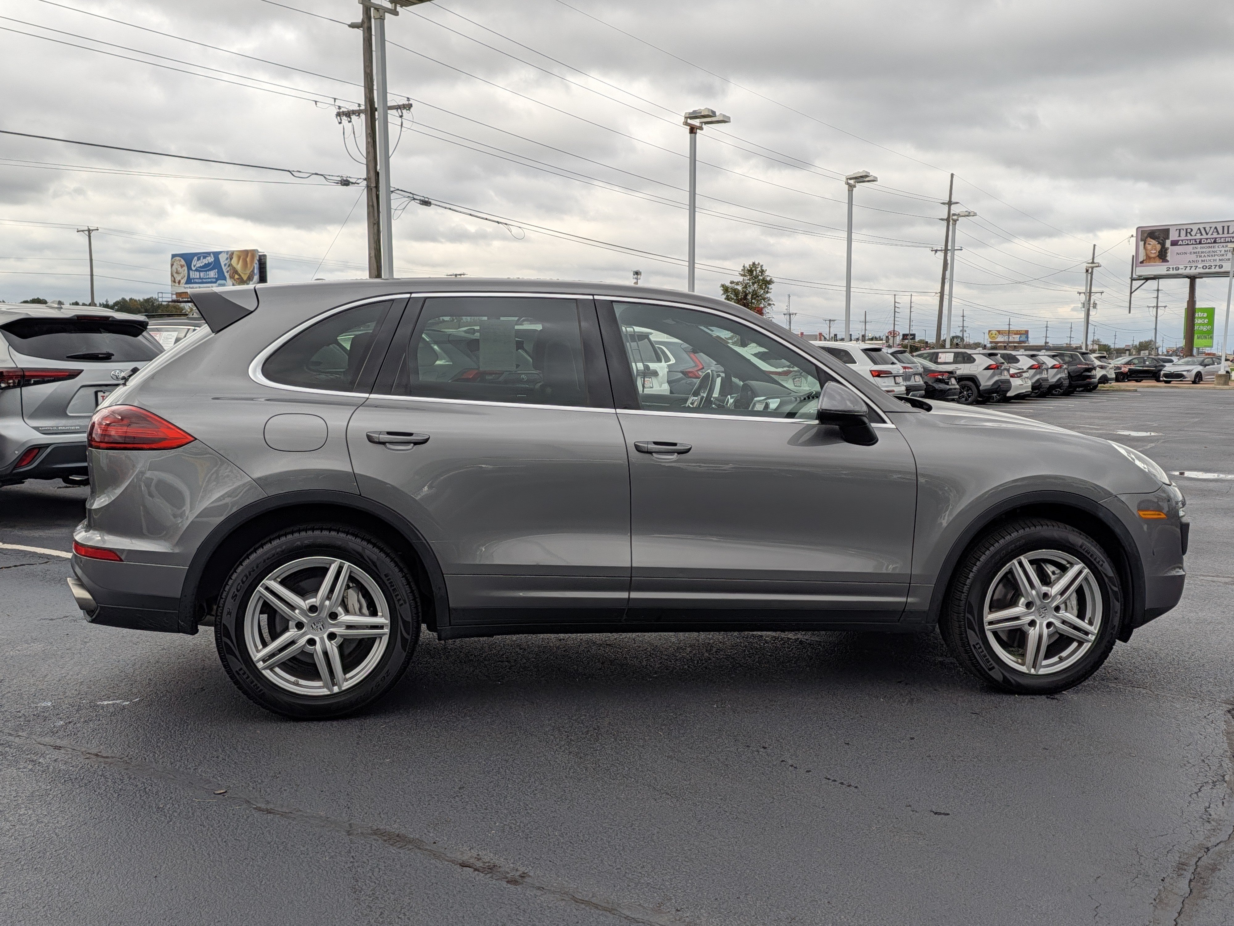 Used 2017 Porsche Cayenne S AWD/4WD image 9