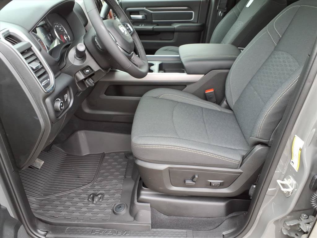 New 2026 RAM 2500 Big Horn AWD/4WD image 12