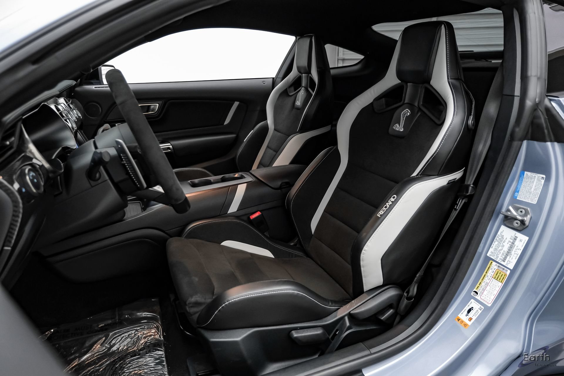 Used 2022 Ford Mustang Shelby GT500 w/ Carbon Fiber Track Pack RWD image 48