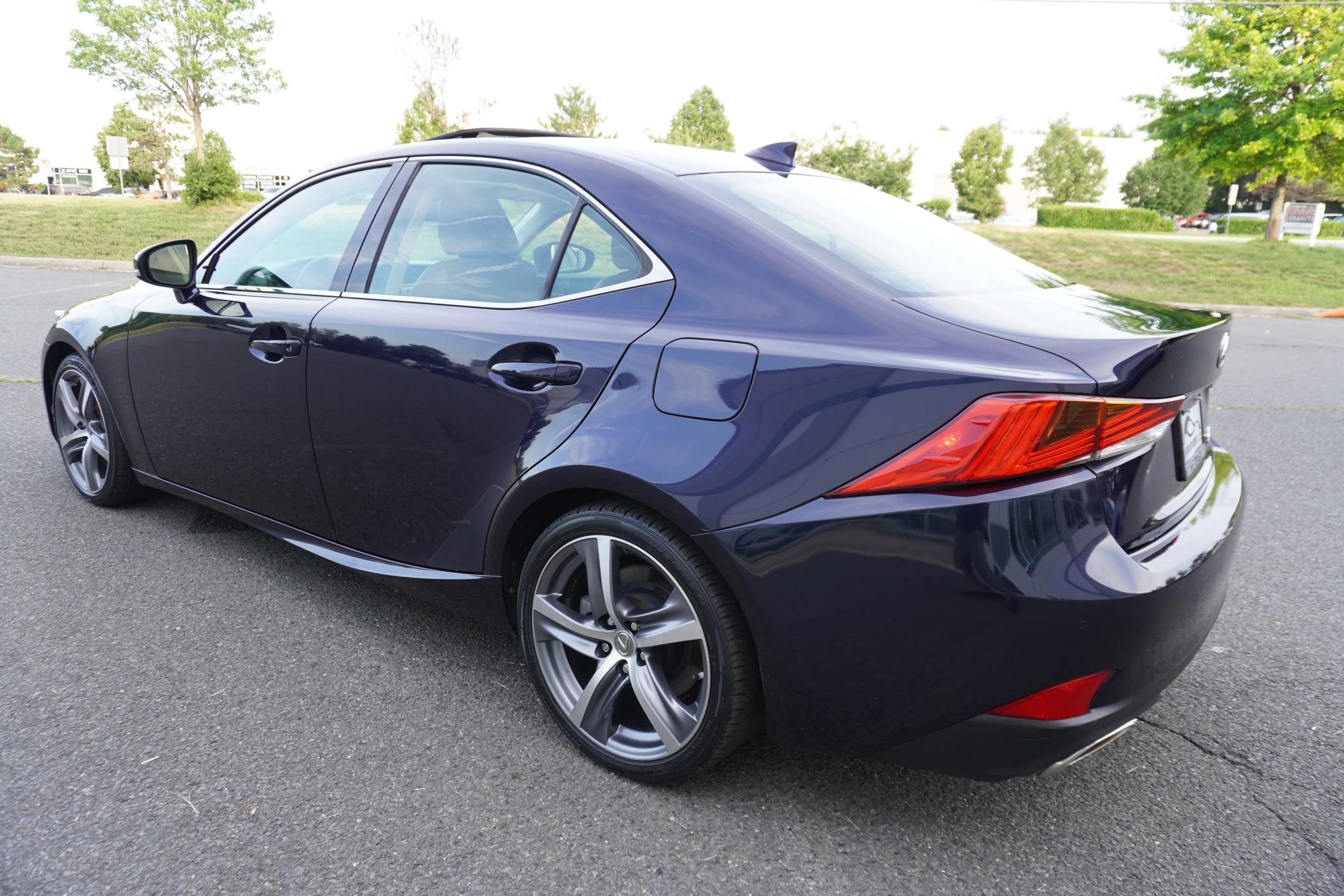 Used 2017 Lexus IS 200t w/ Premium Package RWD image 5