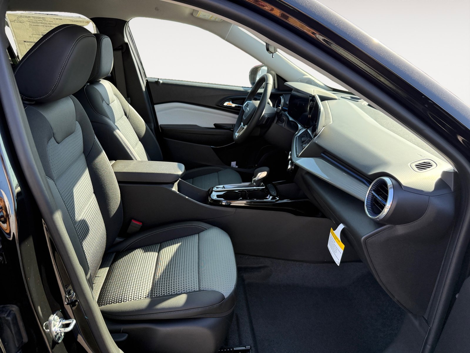 New 2026 Chevrolet Trax LT w/ Midnight Edition image 19