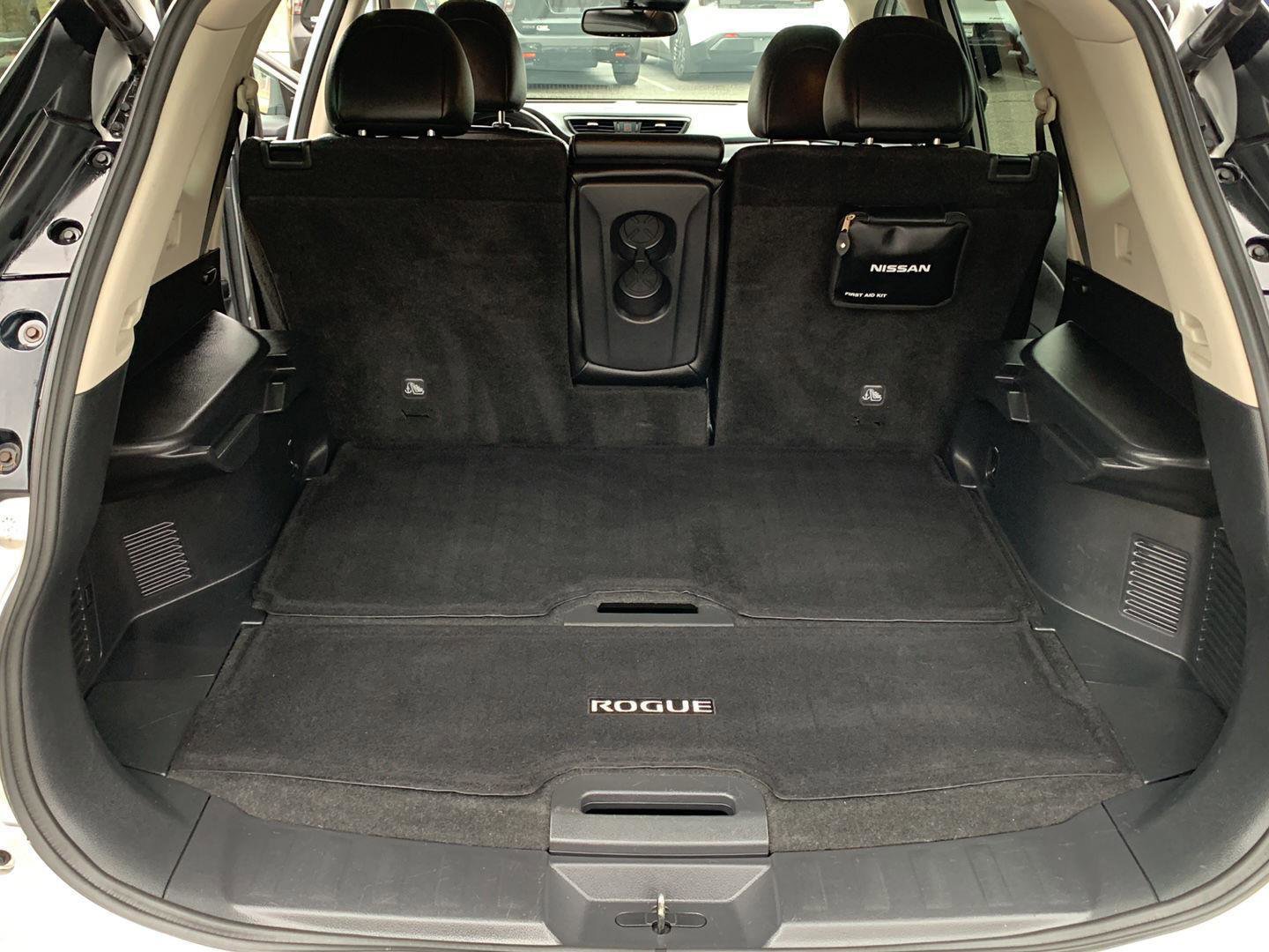 Used 2019 Nissan Rogue SL w/ Premium Package image 31