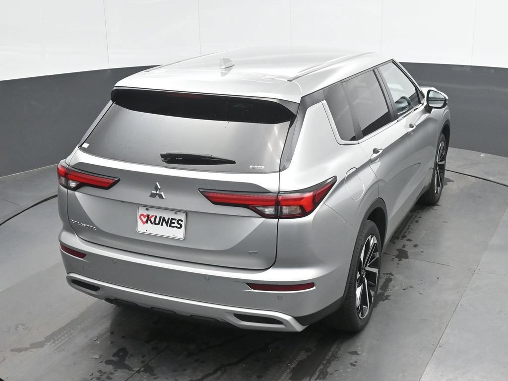 Used 2024 Mitsubishi Outlander SE AWD/4WD image 29
