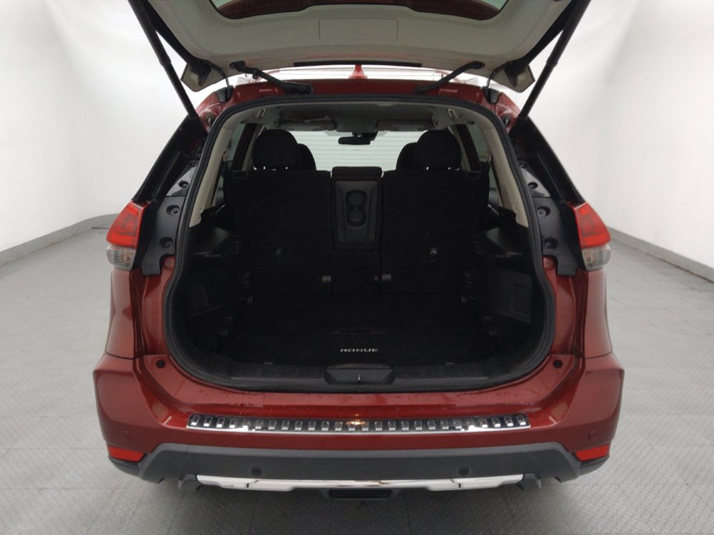 Used 2020 Nissan Rogue SV FWD image 29